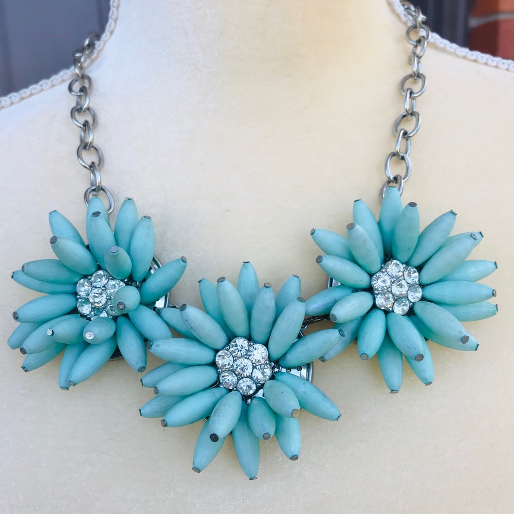 Women’s Lite Green Necklace - Picture 5 of 6